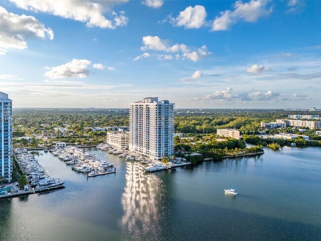 Building Photo - 17301 Biscayne Blvd