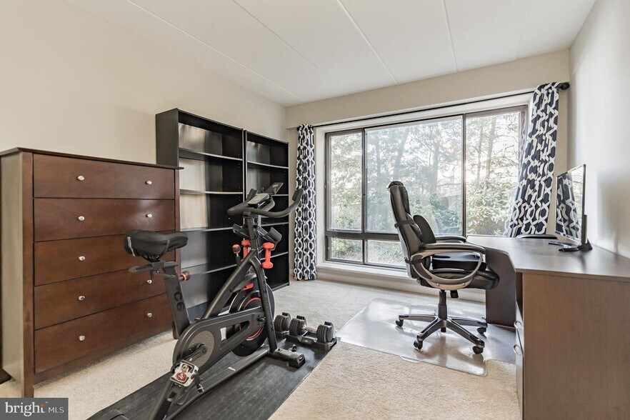 Building Photo - 130 Roberts Ln