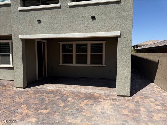 Building Photo - 921 Riverlawn Pl