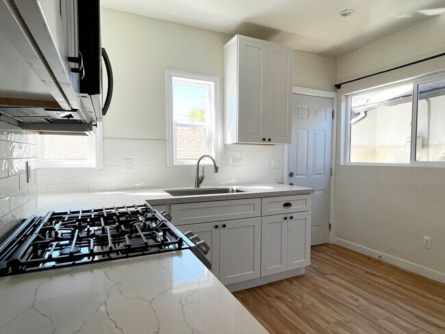 Building Photo - 584-588 Cypress