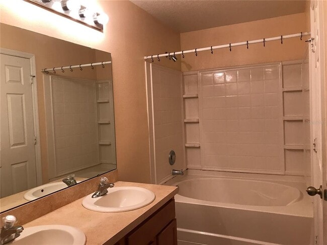 Building Photo - 912 Windrose Dr