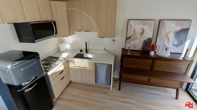 Building Photo - 22454 Dolorosa St