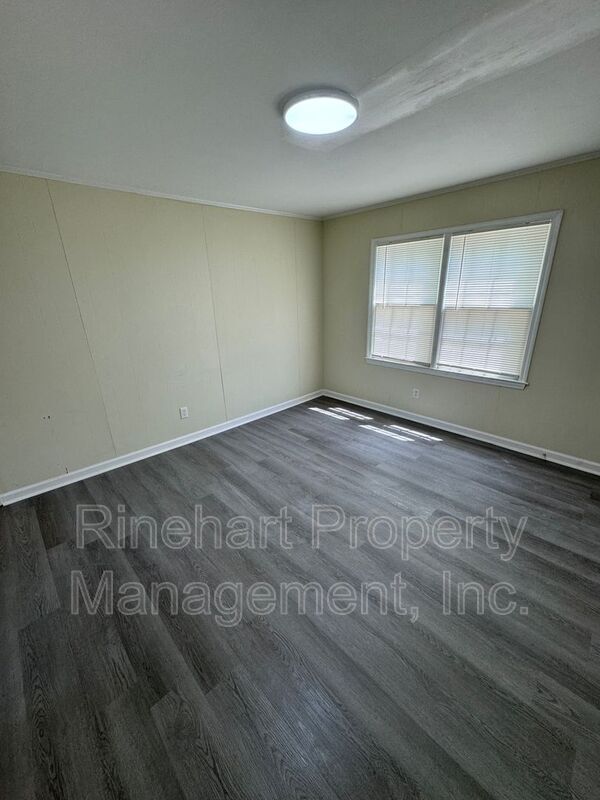 Building Photo - 409 Plantation Rd