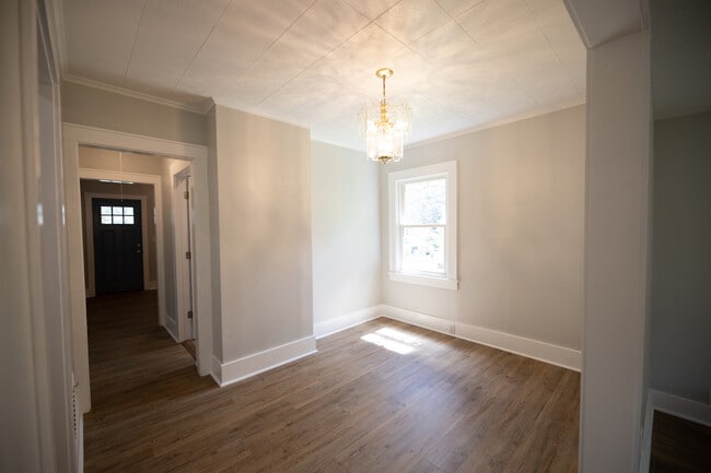 Building Photo - 214 Duffern Dr