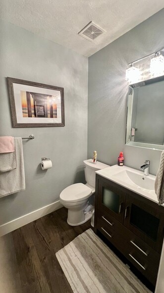 Building Photo - 2244 S Legacy Dr