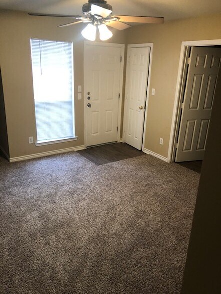 Building Photo - 1012 N Brents Ave