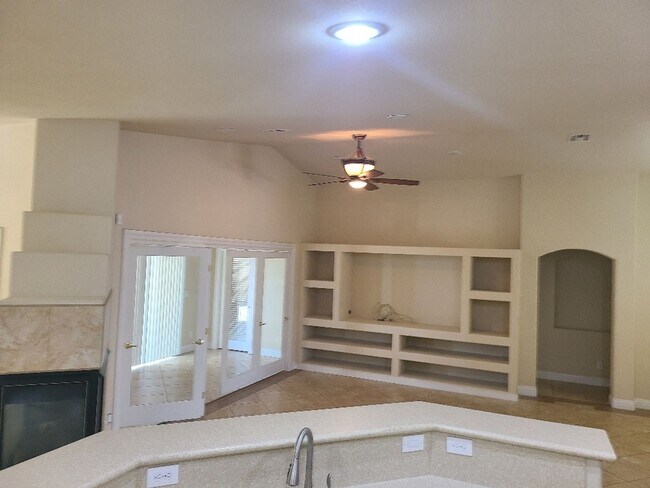 Building Photo - Amish #2