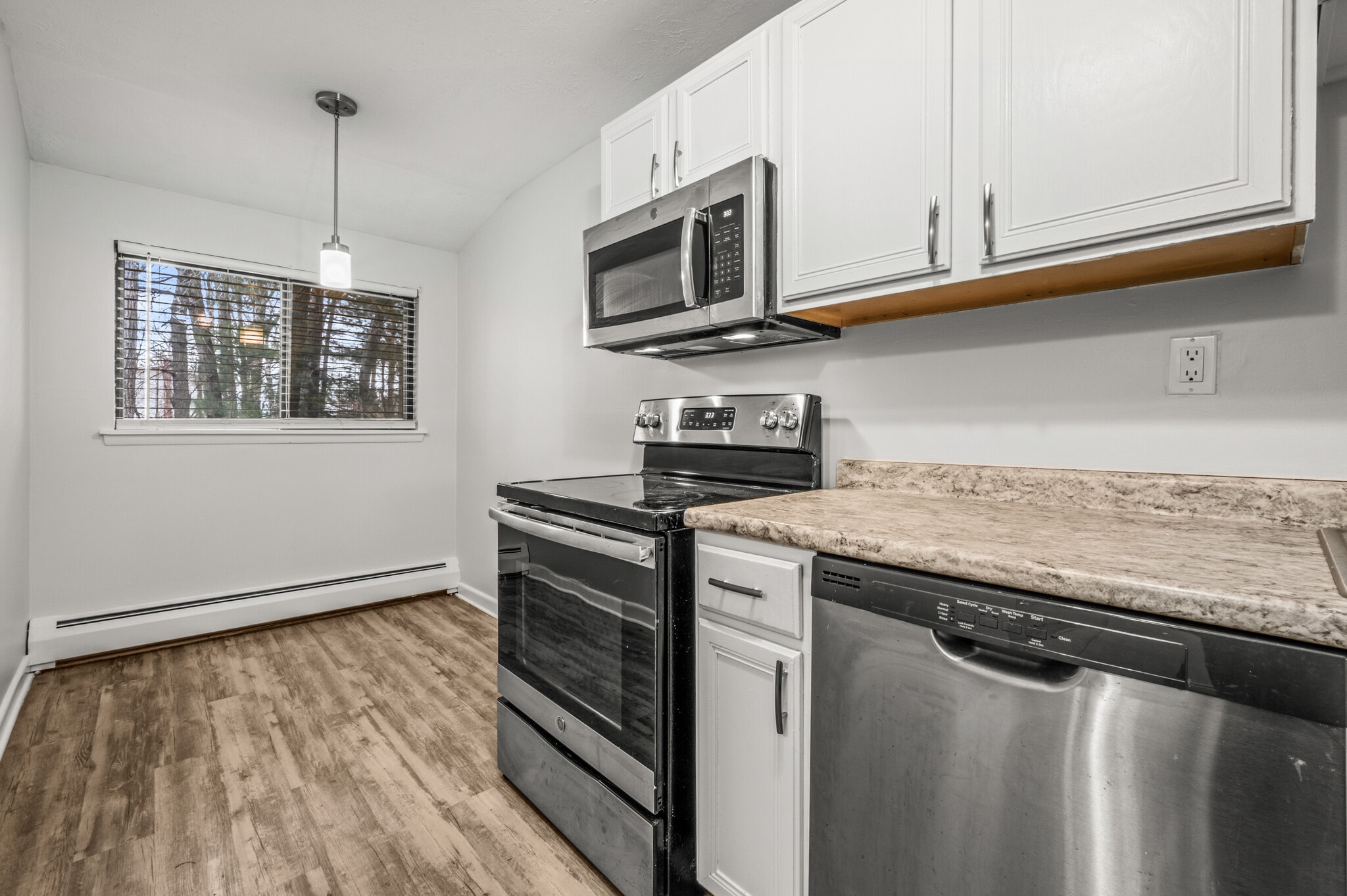 Building Photo - 343 Oakland St