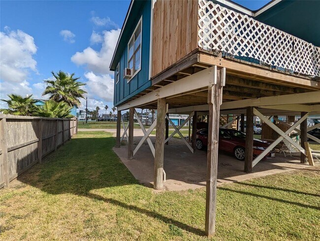 Building Photo - 415 Seashell Dr
