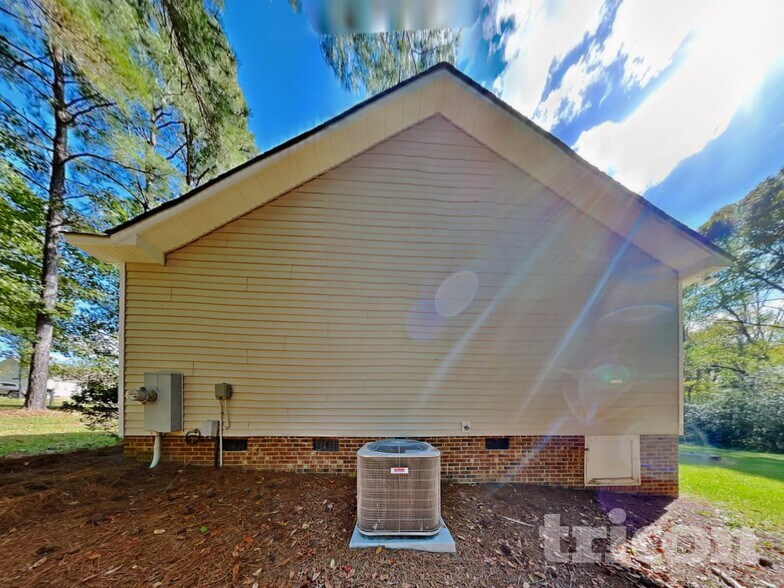 Building Photo - 47 Spaniel Ln