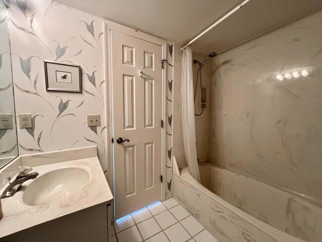 Building Photo - 2486 Harbour Cove Dr