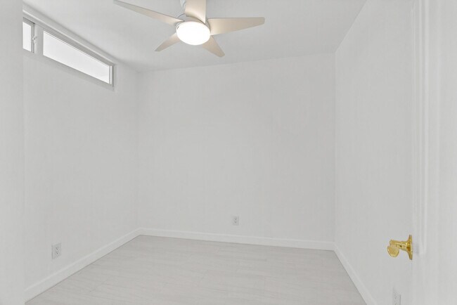 Building Photo - 3580 S Ocean Blvd