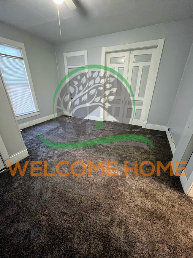 Building Photo - Salem St