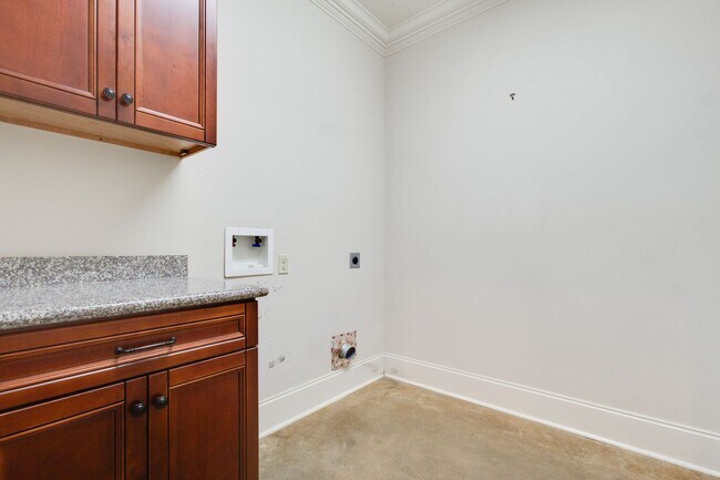 Building Photo - FOR RENT in LAFAYETTE!