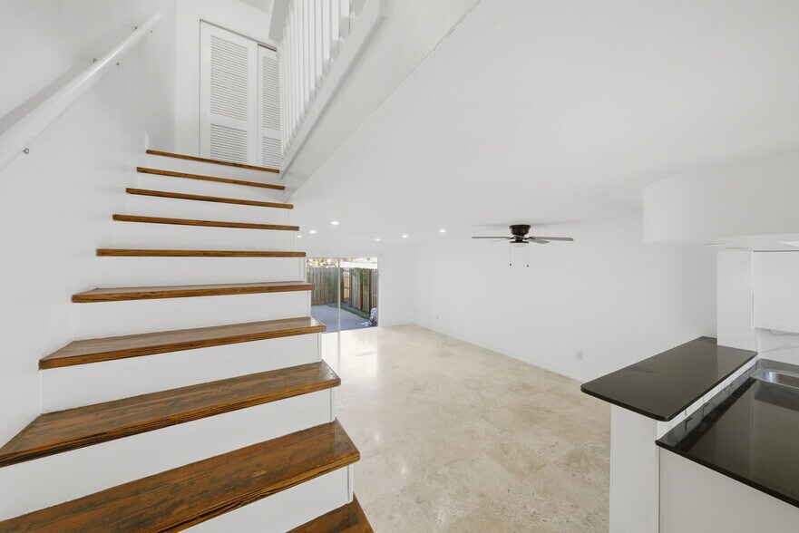 Building Photo - 8313 SW 137th Ave