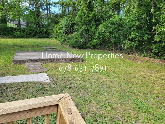 Building Photo - 3BR/2BA Home | Huge Private Lot + Deck | F...