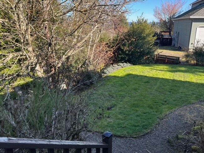 Building Photo - COOPER MOUNTAIN AMAZING VIEW