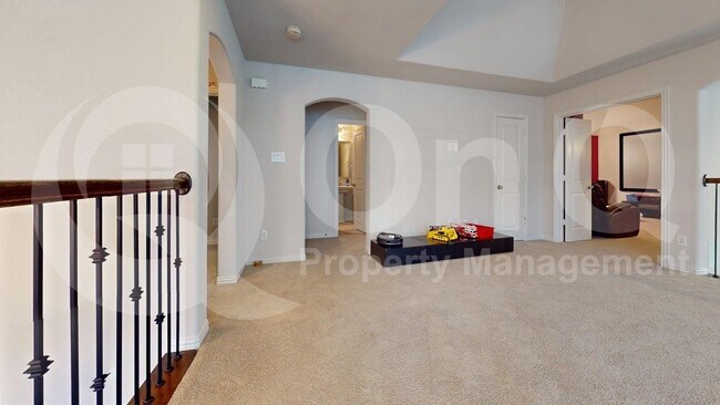 Building Photo - 5811 Lightfoot Ln