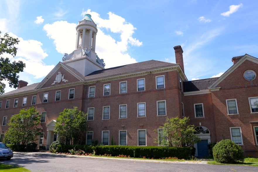 Primary Photo - Chappaqua Crossing Apartments