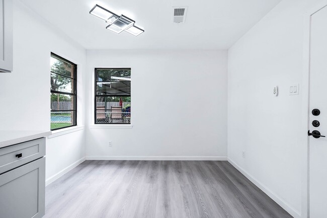 Building Photo - 7607 Grape St