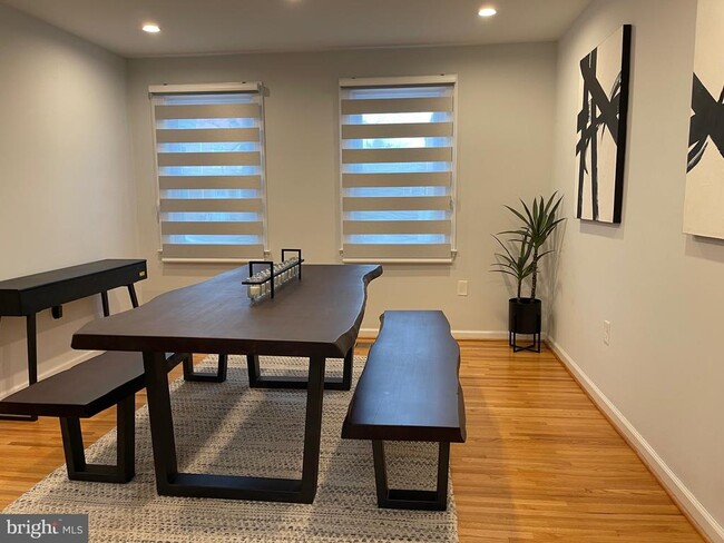 Building Photo - 519 G St SW