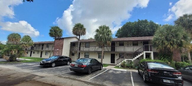 Building Photo - 6010 Shaker Wood Cir