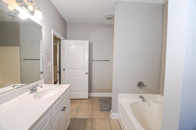 Building Photo - 4453 Galway Dr