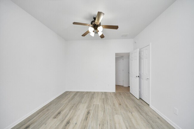 Building Photo - 21738 Sierra Long Dr