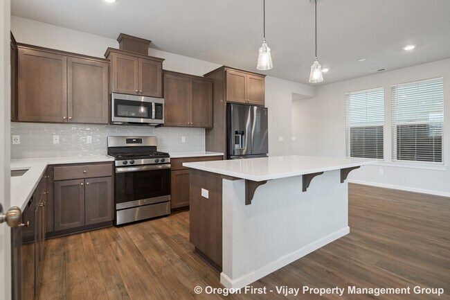 Building Photo - 3662 SE 67th Ave