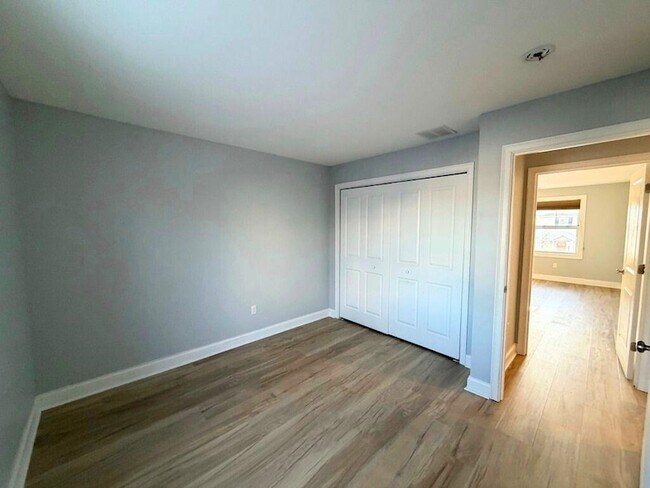 Building Photo - 75 Deerwood Dr