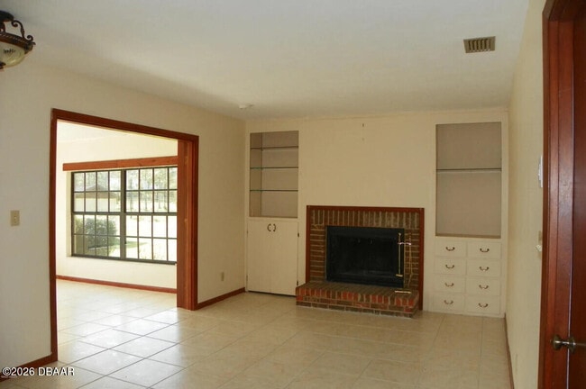 Building Photo - 2045 Taylor Rd