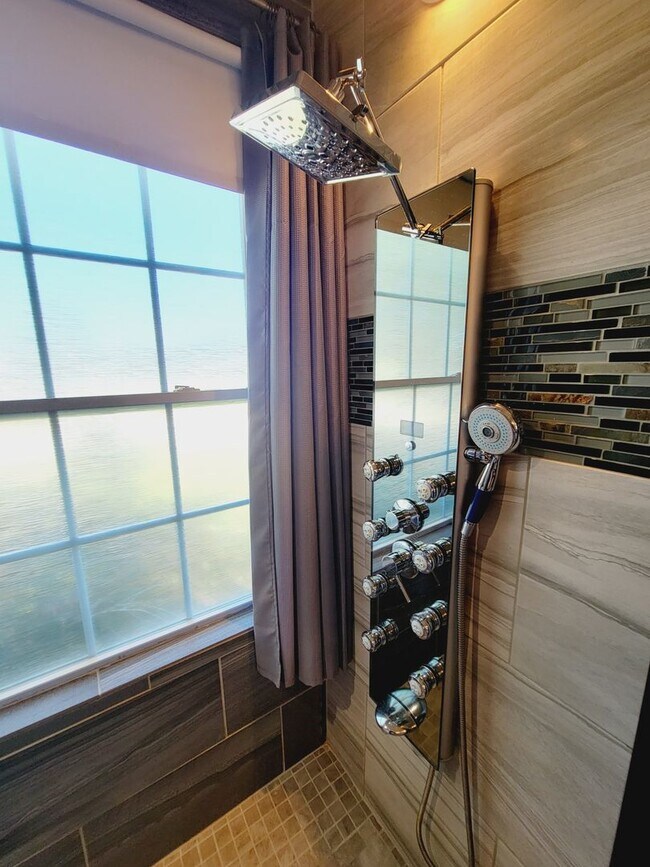 Building Photo - Bent Tree Subdivision - 4 BR - 2 Living Areas - 3 Car