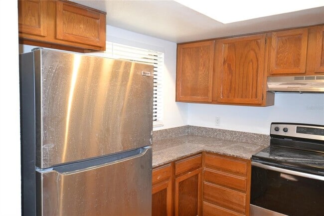 Building Photo - 209 Woodlake Wynde