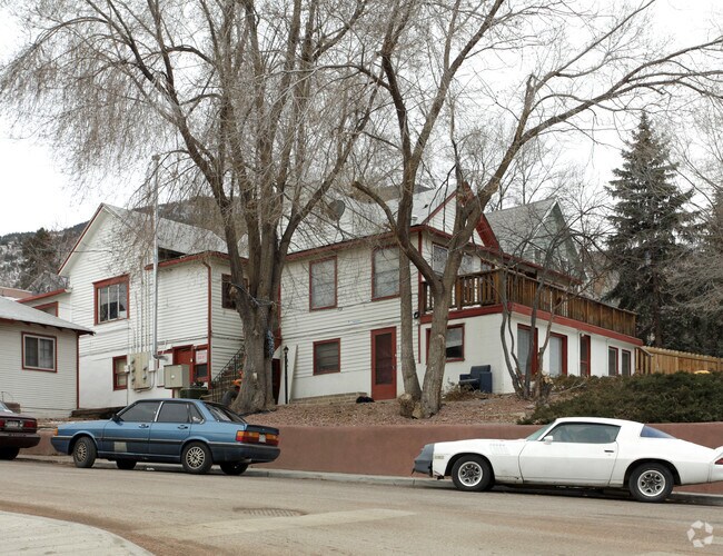 Primary Photo - 601 Manitou Ave