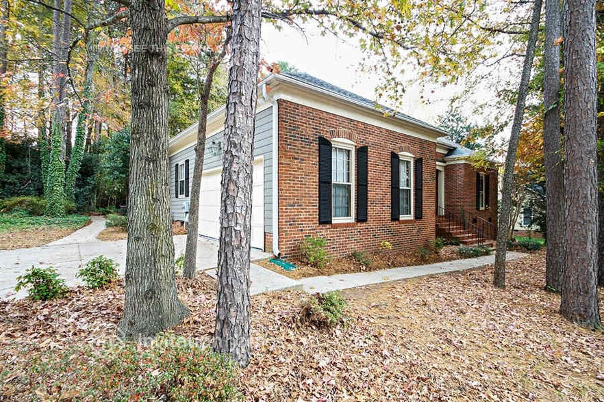 Building Photo - 9936 Mountain Laurel Ln