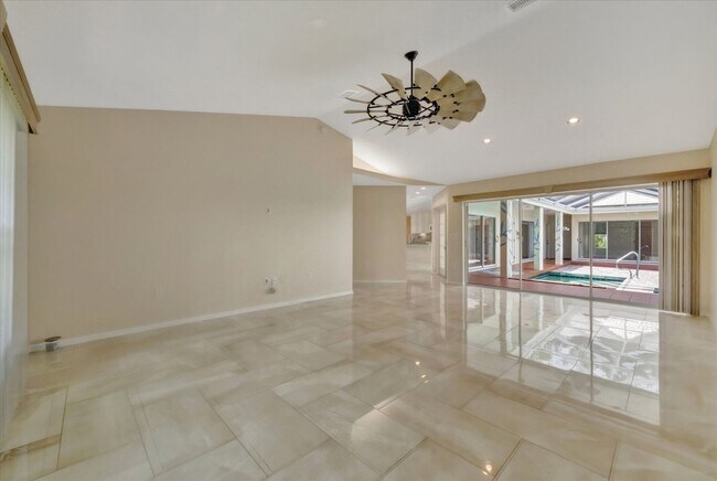 Building Photo - 3BR/2.5BA Private Pool Home | Chestnut Creek Community in Venice