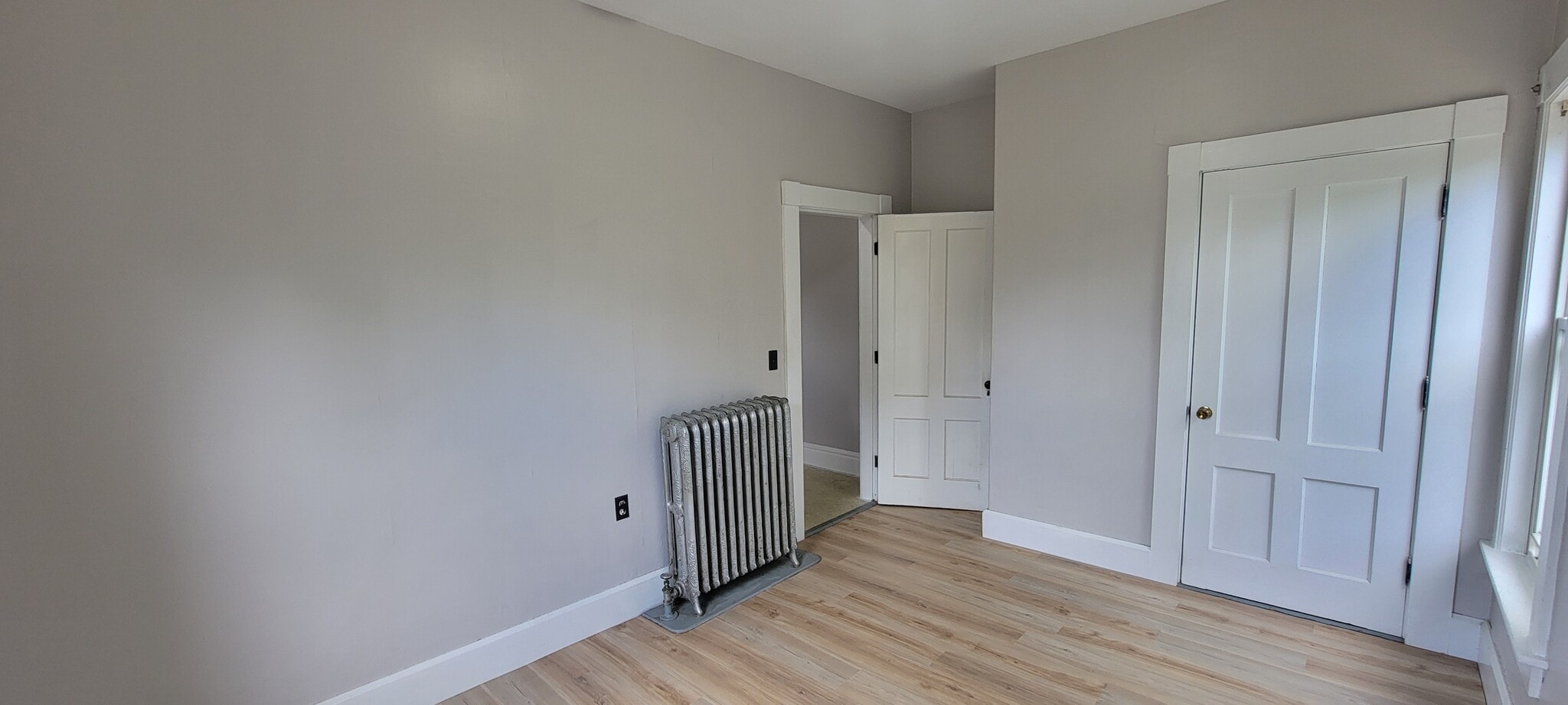 Bedroom - 47 Pine St