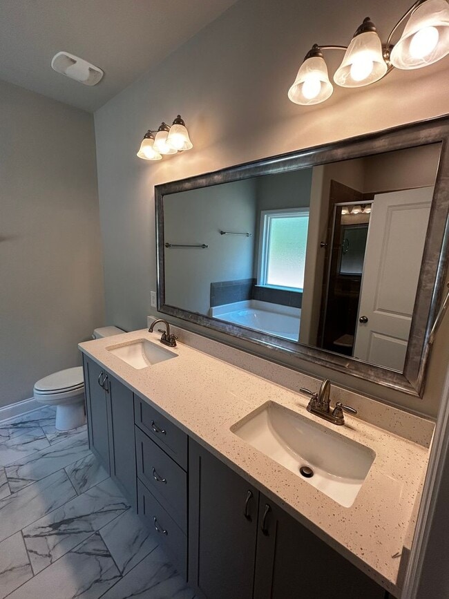 Building Photo - 1935 Preservation Cir