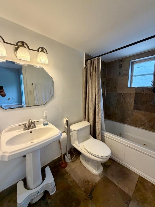 Building Photo - 8785 SW 137th Ave