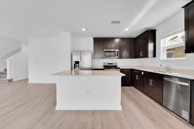 Building Photo - 33460 Binding Ties Ln