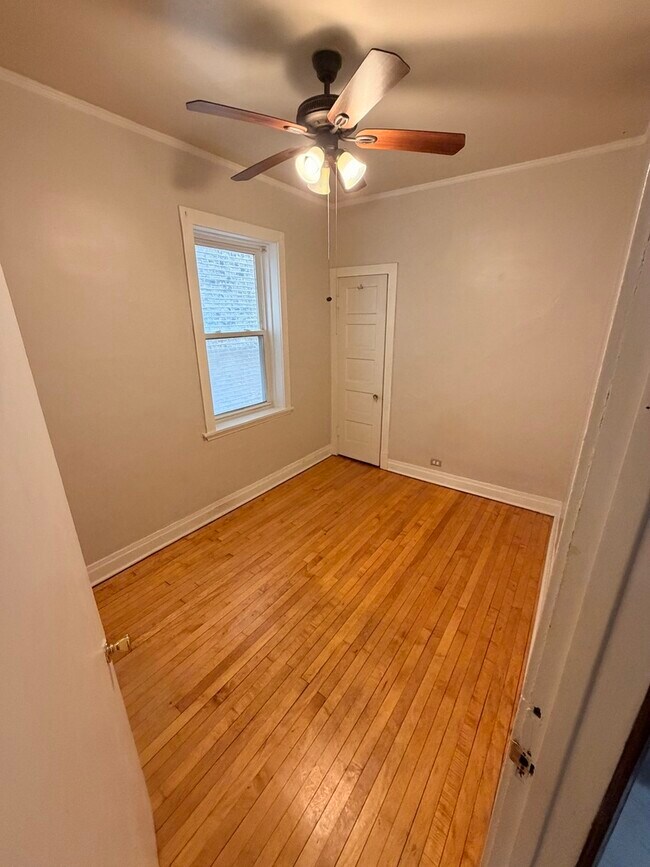 Building Photo - 1448 W Irving Park Rd