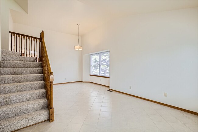 Building Photo - Beautiful Home in Summer Valley!