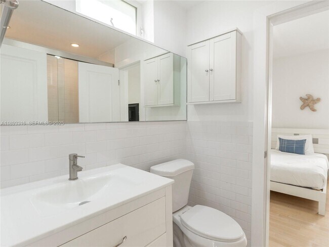 Building Photo - 241 28th St