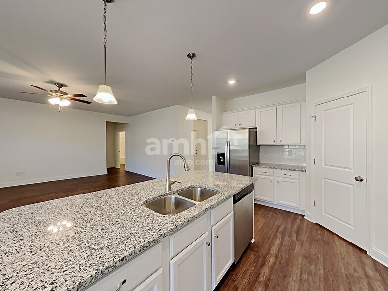 Building Photo - 1130 Bentley Pk Dr