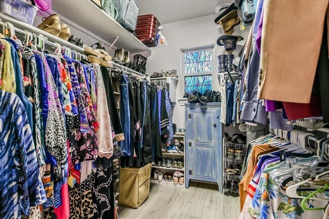 Building Photo - 902 Rio Grande Loop