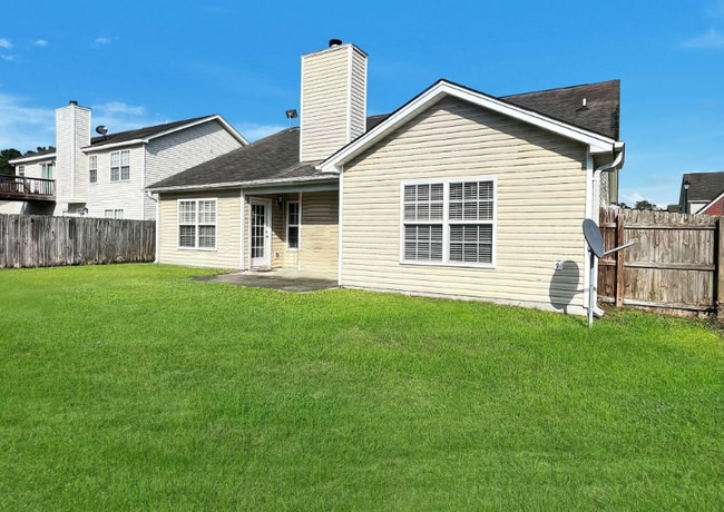 Building Photo - 286 Westbrooke Rd