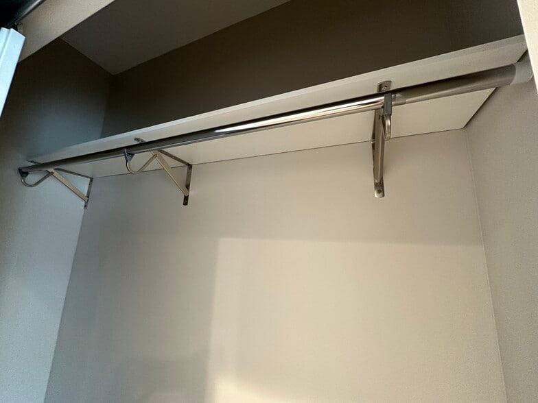 Building Photo - 8436 Oakdale Ave