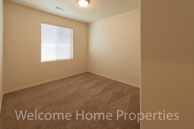 Building Photo - Beautiful Home in a Secluded Neighborhood
