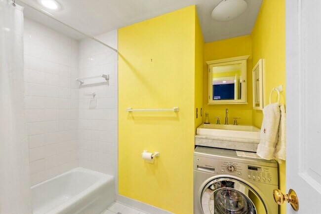 Building Photo - 54 Appleton St