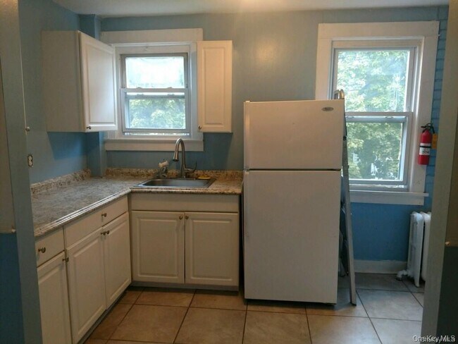 Primary Photo - 22 Fostoria St